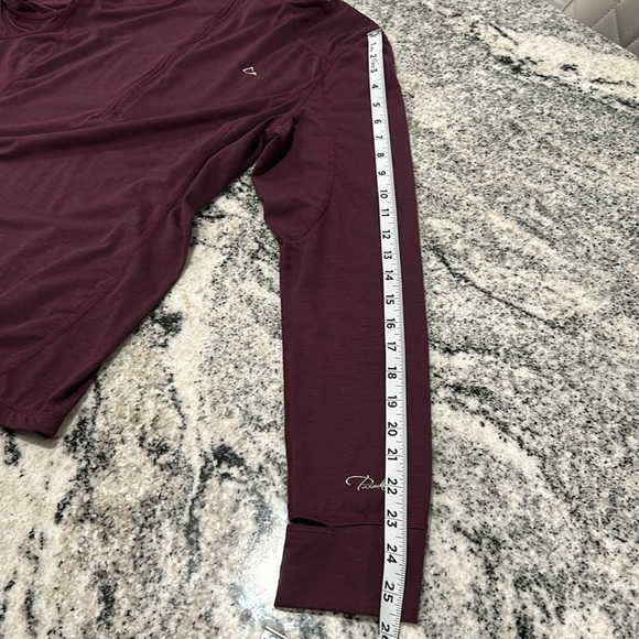 Paradox size, large, three-quarter, zip up long sleeve, purple, thumb holes - Picture 6 of 9